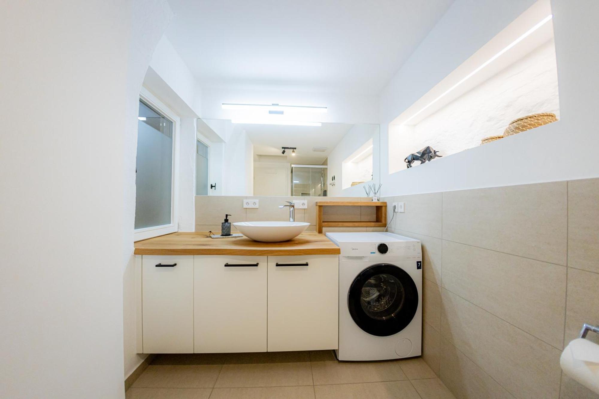Highlight Am Stadtplatz Muehldorf - C4S Come4Stay - 2 Zimmer Wohnung I Bis Zu 5 Gaeste Habitación foto